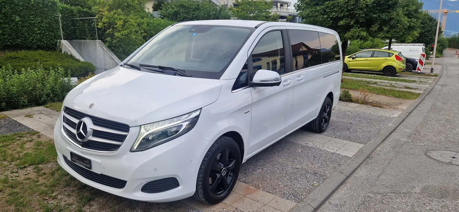 Mercedes-Benz V 247 Avantgarde — Van 7 places diesel, entretien complet Mercedes — Außenansicht