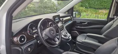 Mercedes-Benz V 247 Avantgarde — Van 7 places diesel, entretien complet Mercedes — Miniatur 7