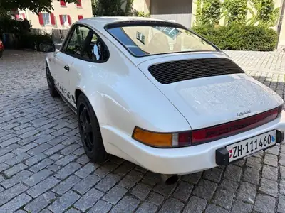 Porsche 911 Coupé 1982 — Icône sportive classique, moteur 3.0L atmosphérique — fianco