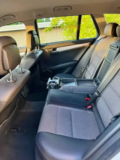 Mercedes-Benz Classe C 180 Break — Automatique, entretien Mercedes, 103'000 km — détail