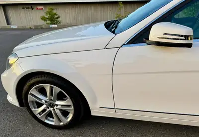 Mercedes-Benz Classe C 180 Break — Automatique, entretien Mercedes, 103'000 km — intérieur