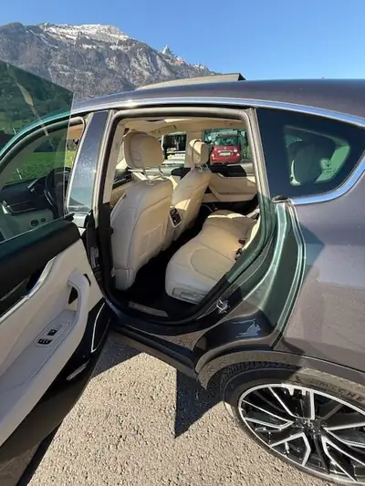 Maserati Levante 430 ch — SUV luxe sportif, attelage amovible rare, révision à jour — Miniatura 9