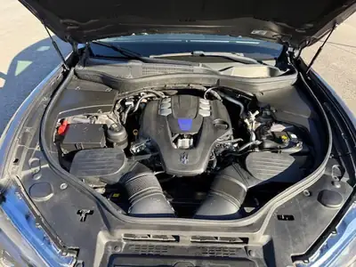 Maserati Levante 430 ch — SUV luxe sportif, attelage amovible rare, révision à jour — Miniatura 14