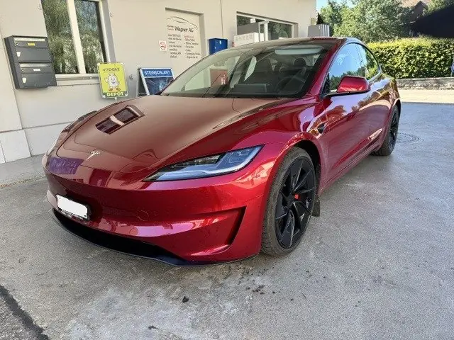 Tesla Model 3 2024 — Électrique performante, 13 000 km seulement