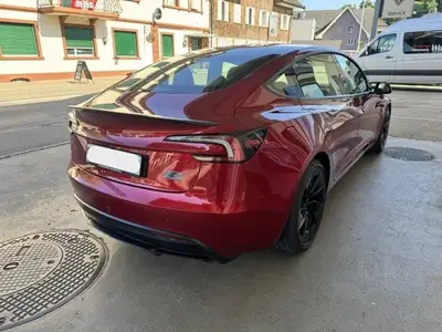 Tesla Model 3 2024 — Électrique performante, 13 000 km seulement — arrière