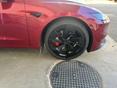 Tesla Model 3 2024 — Électrique performante, 13 000 km seulement — Miniature 9