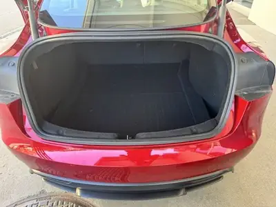 Tesla Model 3 2024 — Électrique performante, 13 000 km seulement — Miniature 7