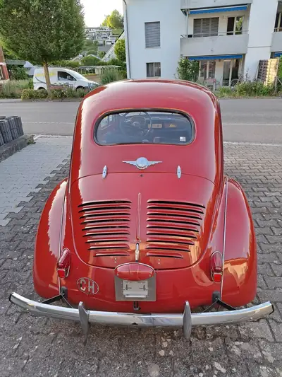 Renault 4CV Heck 1961 — Berline vintage restaurée, carrosserie rustproof — Innenraum
