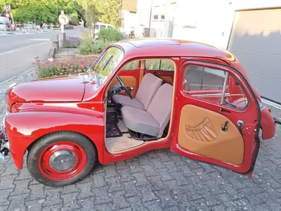Renault 4CV Heck 1961 — Berline vintage restaurée, carrosserie rustproof — Armaturenbrett