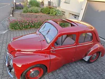 Renault 4CV Heck 1961 — Berline vintage restaurée, carrosserie rustproof — Miniatur 9