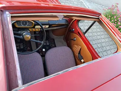 Renault 4CV Heck 1961 — Berline vintage restaurée, carrosserie rustproof — Miniatur 10