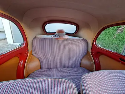 Renault 4CV Heck 1961 — Berline vintage restaurée, carrosserie rustproof — Miniatur 14