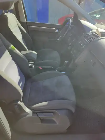 VW Touran 1.4 TSI 170 ch — Monospace familial automatique, équipé et spacieux — Innenraum