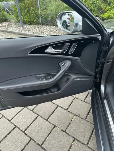 Audi RS6 Avant 560 ch — Break sportif d'exception, freins neufs et révision AMAG à jour — dettaglio
