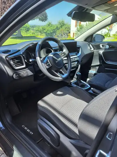 Kia Ceed 160 ch — Berline fiable, peu kilométrée, révision récente incluse — cruscotto