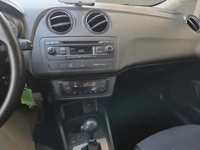 SEAT Ibiza 105 ch — Citadine dynamique essence, 108'000 km — Miniature 9