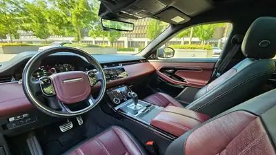 Land Rover Range Rover Evoque Hybrid — SUV compact premium, motorisation écologique 2020 — Armaturenbrett