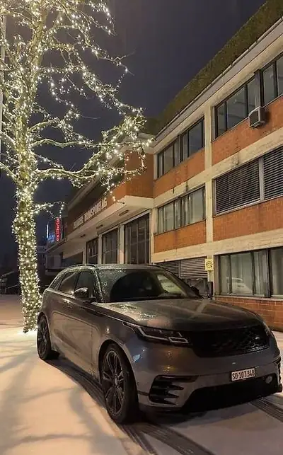 Land Rover Range Rover Velar D300 — SUV premium diesel, entretien officiel complet — côté