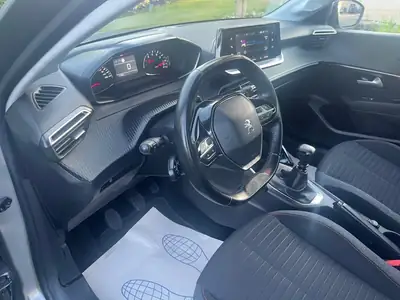 Peugeot 208 — Citadine fiable, 12'700 km, expertise 2026 — Miniatura 9