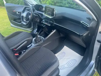 Peugeot 208 — Citadine fiable, 12'700 km, expertise 2026 — Miniatura 11