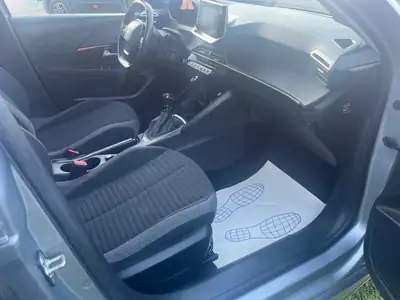 Peugeot 208 — Citadine fiable, 12'700 km, expertise 2026 — Miniatura 10