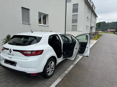 Renault Mégane Berline 2017 — Essence manuelle, climatisation auto, révisée — Innenraum