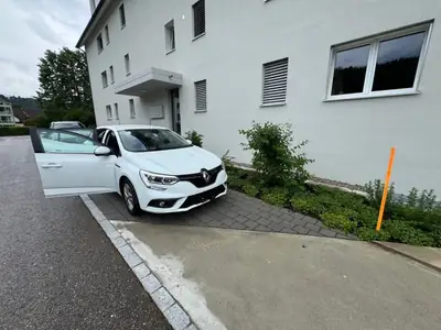 Renault Mégane Berline 2017 — Essence manuelle, climatisation auto, révisée — Detail