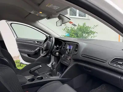 Renault Mégane Berline 2017 — Essence manuelle, climatisation auto, révisée — Miniatur 8