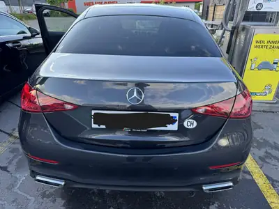 Mercedes-Benz Classe C 220 Diesel — Berline élégante avec technologie hybride mild-hybrid — intérieur