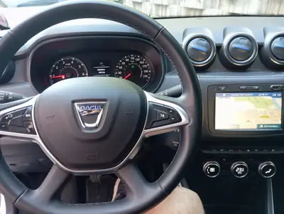 Dacia Duster 2021 — SUV robuste diesel 4×4, 110'000 km — arrière