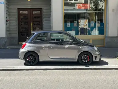 Fiat 595 Abarth 2016 — Citadine sportive compacte, 180 ch dynamiques — intérieur