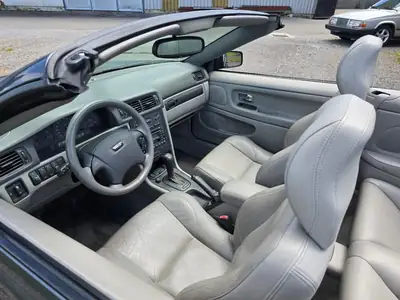 Volvo C70 2.0 T Cabrio 2004 — Décapotable élégante, entretien premium — Heckansicht