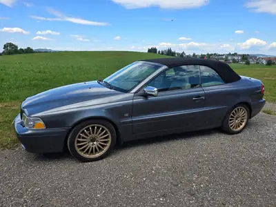 Volvo C70 2.0 T Cabrio 2004 — Décapotable élégante, entretien premium — Detail