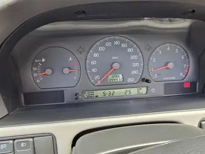 Volvo C70 2.0 T Cabrio 2004 — Décapotable élégante, entretien premium — Miniatur 9