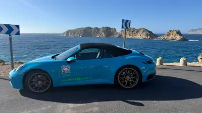Porsche 911 Cabriolet 2020 — 450 ch, toit ouvert et prestige sportif — vista posteriore