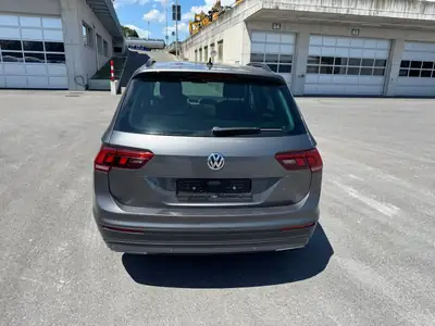 Volkswagen Tiguan 230 ch — SUV dynamique, transmission automatique, entretien soigné — vista posteriore