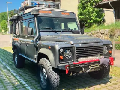 Land Rover Defender 110 TD4 Puma — 4x4 aménagé camping, prêt à l'aventure — cruscotto