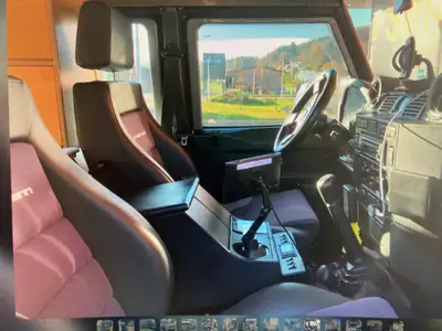 Land Rover Defender 110 TD4 Puma — 4x4 aménagé camping, prêt à l'aventure — Miniatura 11