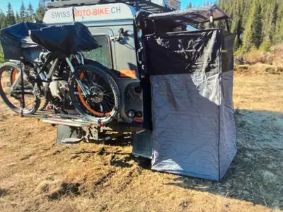 Land Rover Defender 110 TD4 Puma — 4x4 aménagé camping, prêt à l'aventure — Miniatura 10