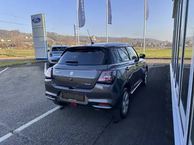 Suzuki Swift 2024 — Citadine agile et économe en mild-hybrid — arrière