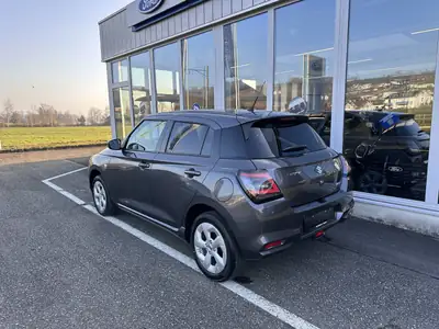 Suzuki Swift 2024 — Citadine agile et économe en mild-hybrid — intérieur