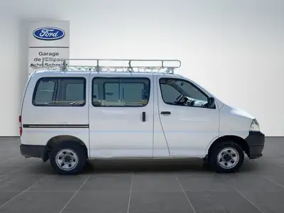 Toyota HI-ACE 2013 — Utilitaire polyvalent diesel 4x4, 78 000 km — Thumbnail 7