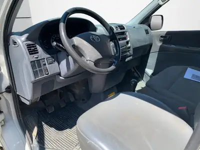 Toyota HI-ACE 2013 — Utilitaire polyvalent diesel 4x4, 78 000 km — Thumbnail 8