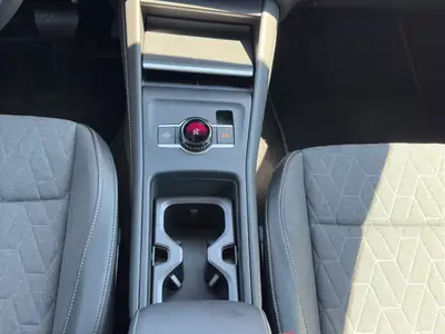 VW Tayron Diesel 7-Places — SUV spacieux avec traction intégrale et équipements premium — Miniatura 14