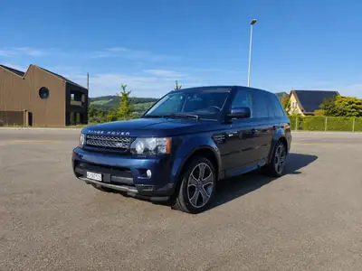 Land Rover Range Rover Sport 2012 — SUV premium 510 ch, tout-terrain & confortable — Heckansicht