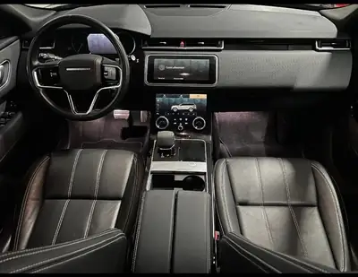 Land Rover Range Rover Velar MHEV Diesel — SUV premium, toit panoramique, 29'870 km — intérieur