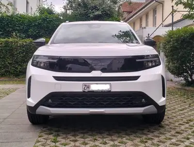 Opel Frontera 2026 — SUV 7 places hybride léger, très bas kilométrage — arrière