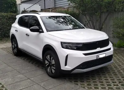 Opel Frontera 2026 — SUV 7 places hybride léger, très bas kilométrage — côté