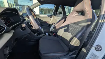 SEAT Tarraco 2023 — SUV 7 places robuste, 150 ch, transmission automatique — Miniatur 7