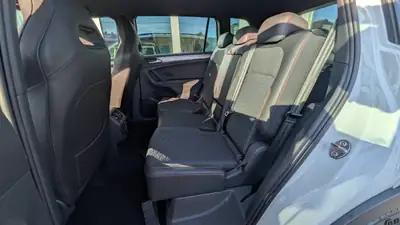 SEAT Tarraco 2023 — SUV 7 places robuste, 150 ch, transmission automatique — Miniatur 8